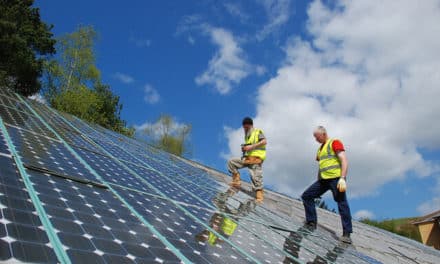 Více solárních panelů na budovách chce podle průzkumu 80 procent lidí v Česku