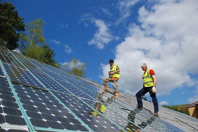 solární panely, komunitní energetiky
