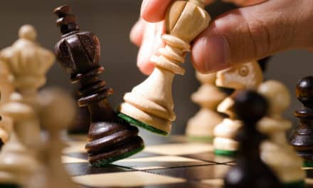 Fidelity International: Investiční výhled pro nejbližší období –Šachová rošáda, rizika stagflace se zvyšují