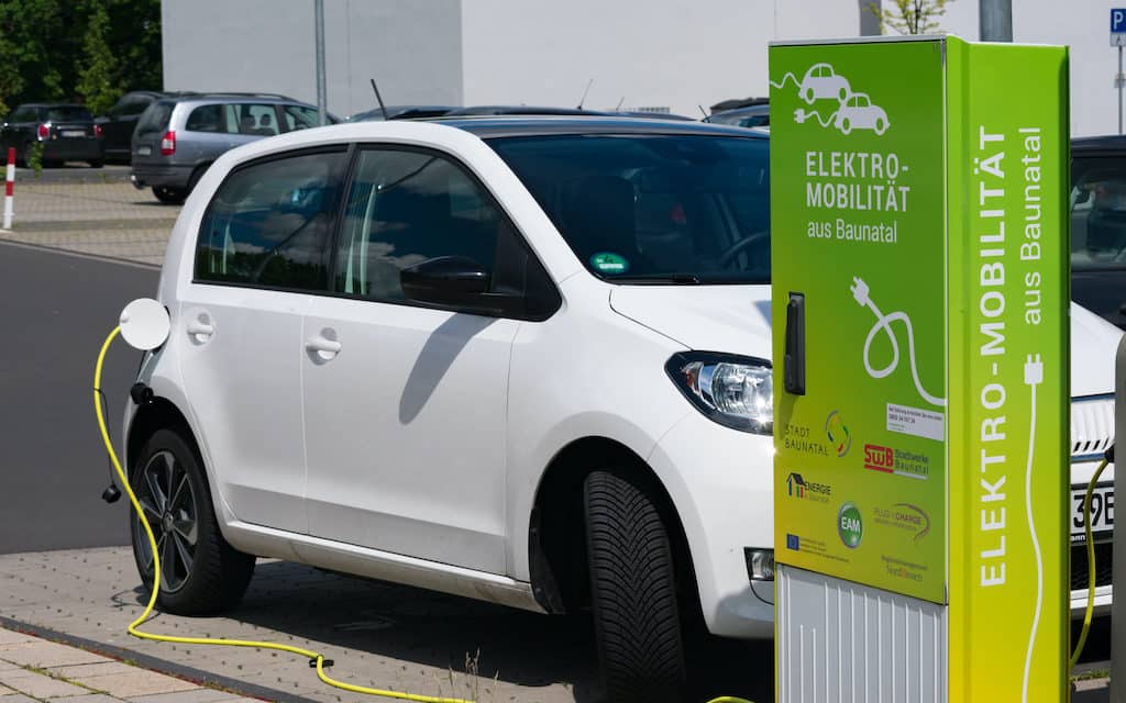 Globální prodeje elektromobilů vzrostly loni o 103 %