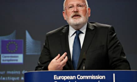 Timmermans v Praze apeloval na jednotu států EU v klimatických otázkách