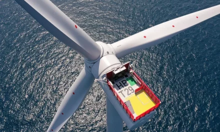 Největší větrná elektrárna na moři v provozu. Dodá elektřinu pro 1,4 milionu domácností